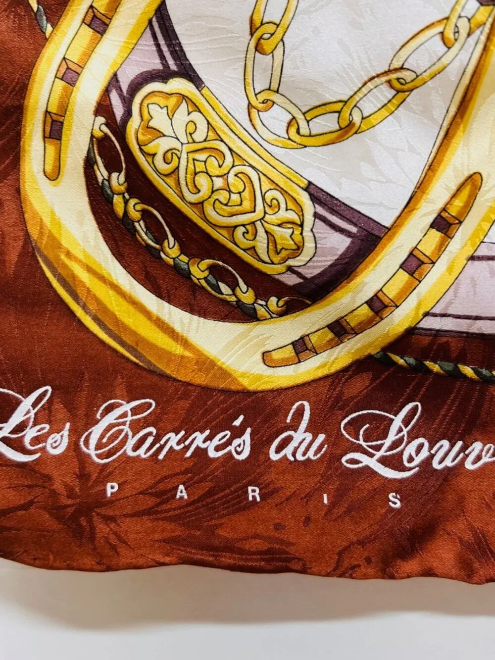 Les Carres du Louvre Paris  Silk Scarf 34" Ivery Brown Burgendy gold chain ( 31) - Picture 12 of 15
